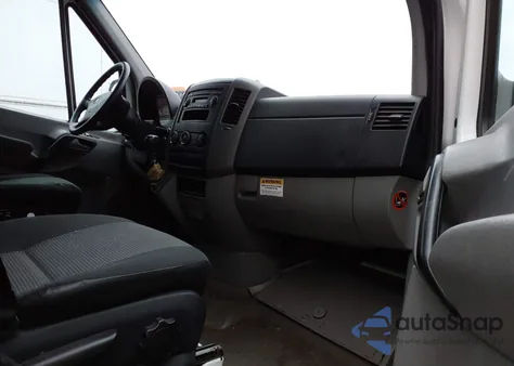 2013 Mercedes-Benz Sprinter 2500 High Roof из США, поврежденный, VIN WD3PE8CC2D5794085